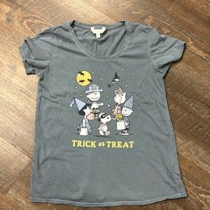 LC Lauren Conrad short sleeve tee Halloween Snoopy & the Gang EUC size S